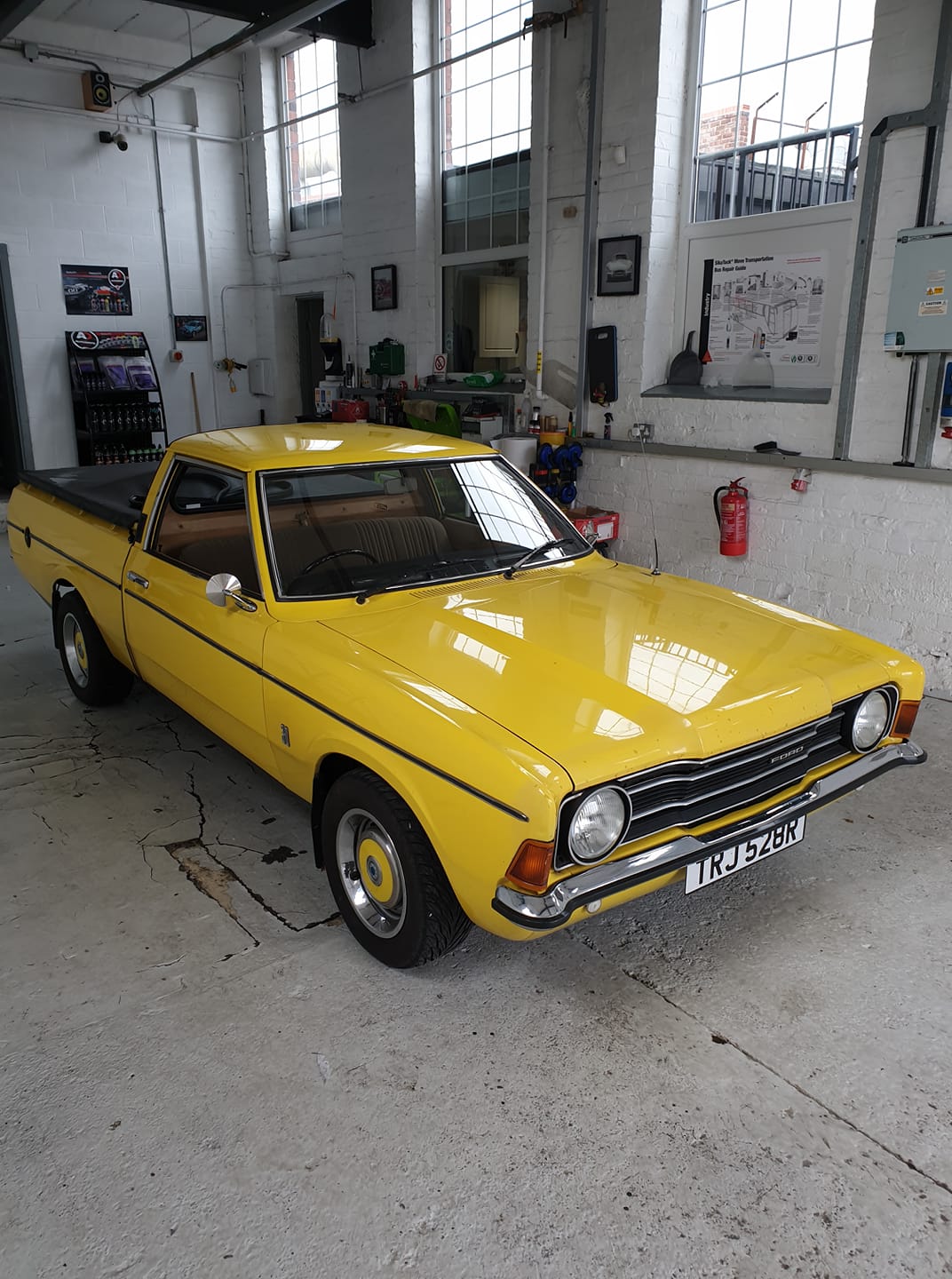 Car windscreen replacement